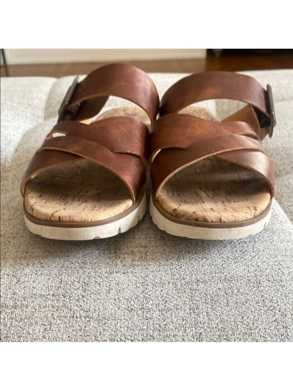 Korks Metallic Brown Crisscross Sandals Women’s Size 6 Comfort Slip-On - Picture 5 of 10